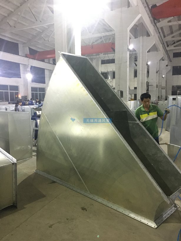 角鐵法蘭風管安裝